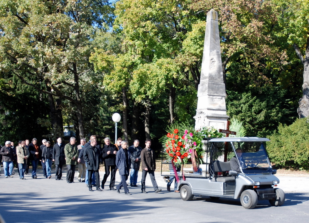 Cortège funèbre au cimetière Mirogoj, Zagreb, Croatie.