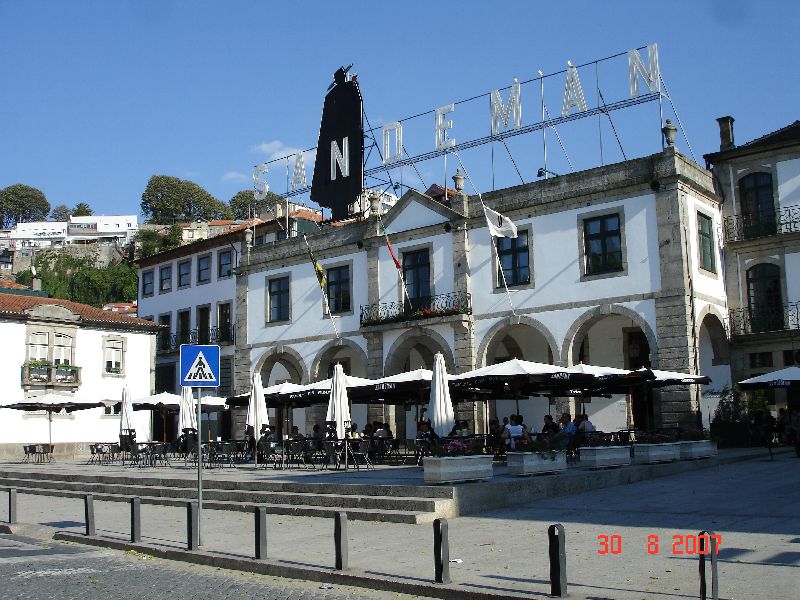 Une autre maison produisant du vin de porto, Sandeman, Vila Nova de Gaia, Portugal.