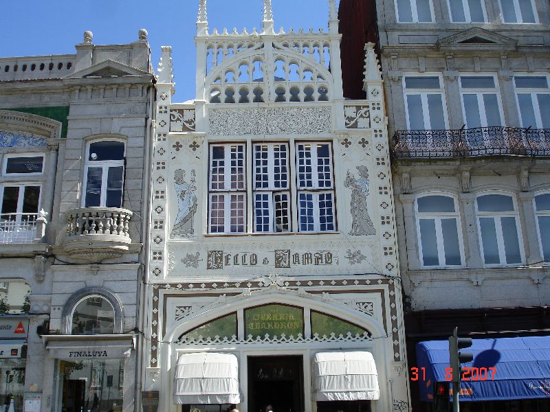 Librairie Lello e Irmão, Porto, Portugal.