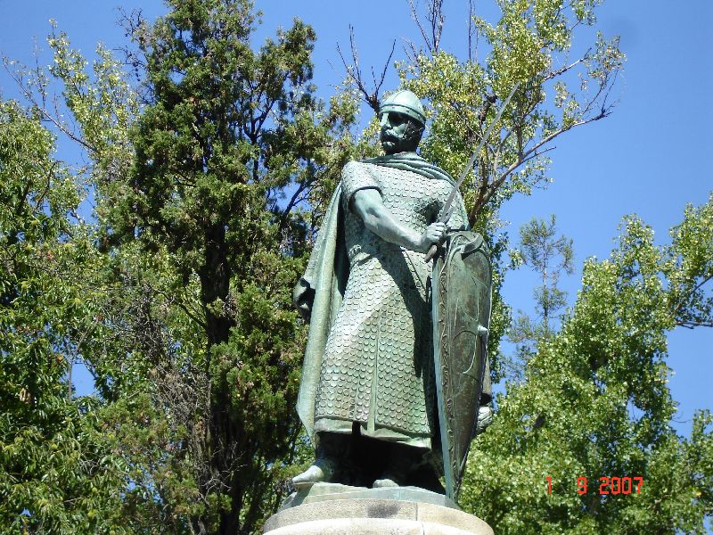 Statue de Dom Alfonso Henriques, premier roi du Portugal, Guimarães, Portugal.