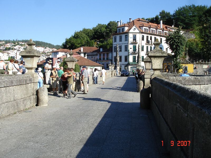 Le pont romain d’Amarante qui traverse la rivière Tâmega, Portugal.