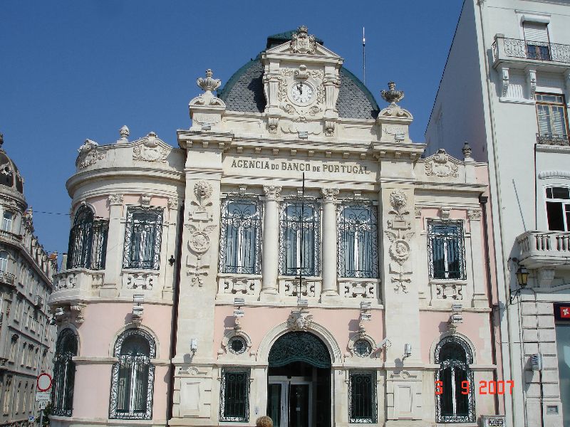 Un autre édifice de la banque du Portugal.