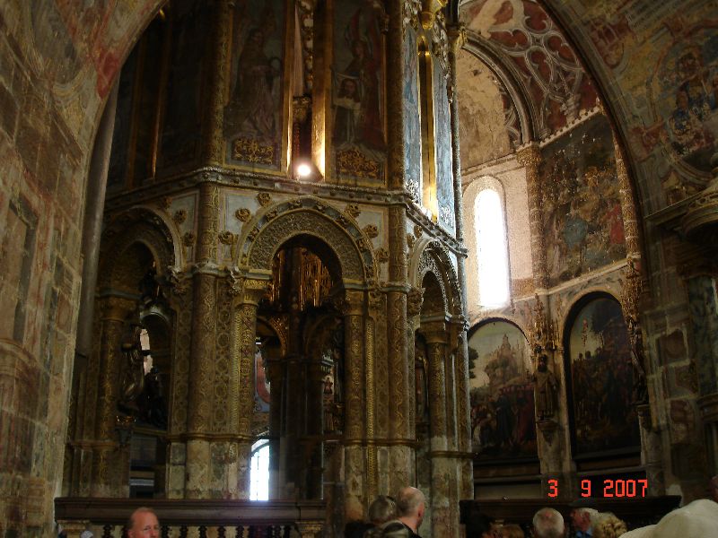 Intérieur de l’église des templiers, La Charola, Tomar, Portugal.