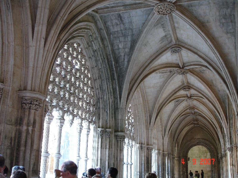 Cloître royal de l’abbaye dominicaine de Santa Maria da Vitória, Batalha, Portugal.