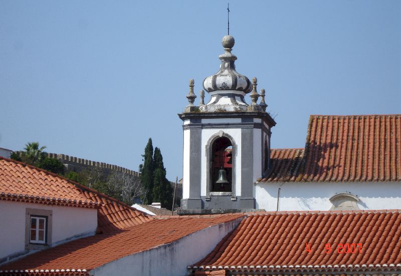 Le clocher d’une église! Óbidos, Portugal.