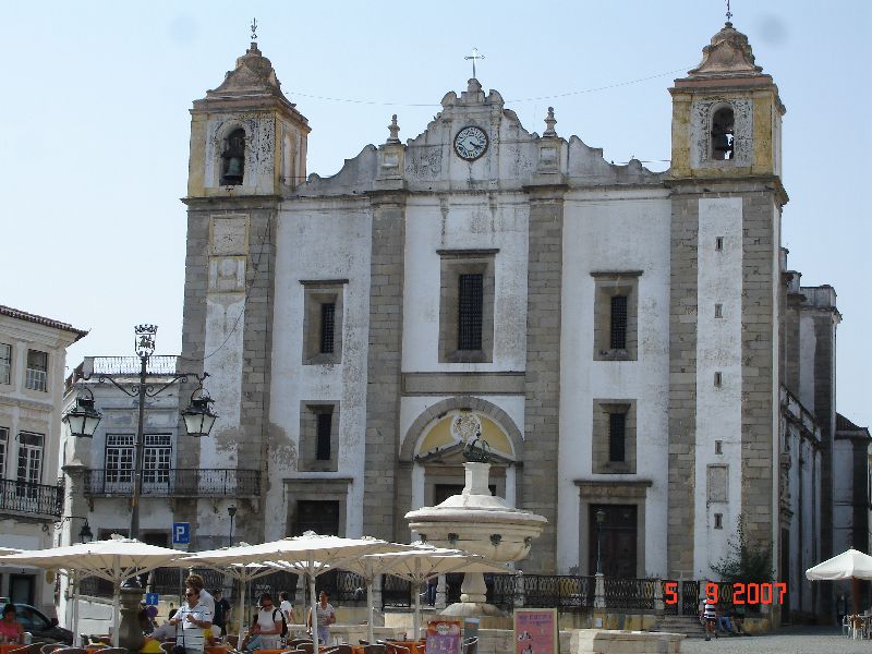L’église Saint-Antoine, datant du XVIe siècle, Évora, Portugal.