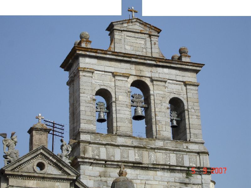 Triple clocher, Évora, Portugal.