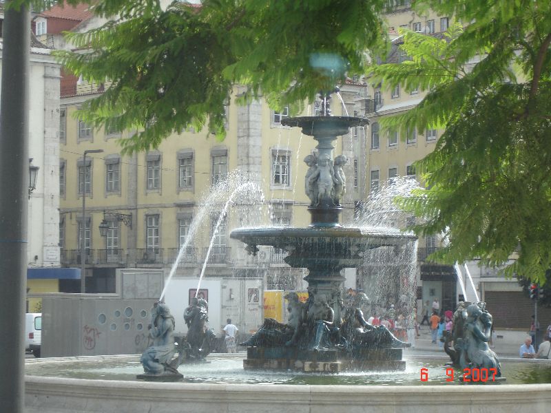 Fontaine tout près de notre hôtel, Le Marquis de Pombal, Lisbonne, Portugal.