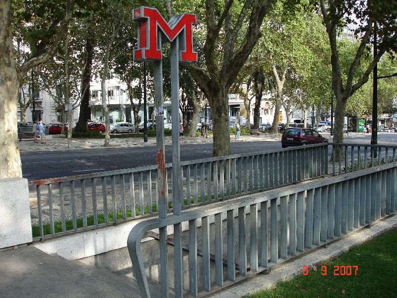 Station de métro tout près de l’Hôtel Marquis de Pombal, Lisbonne, Portugal.