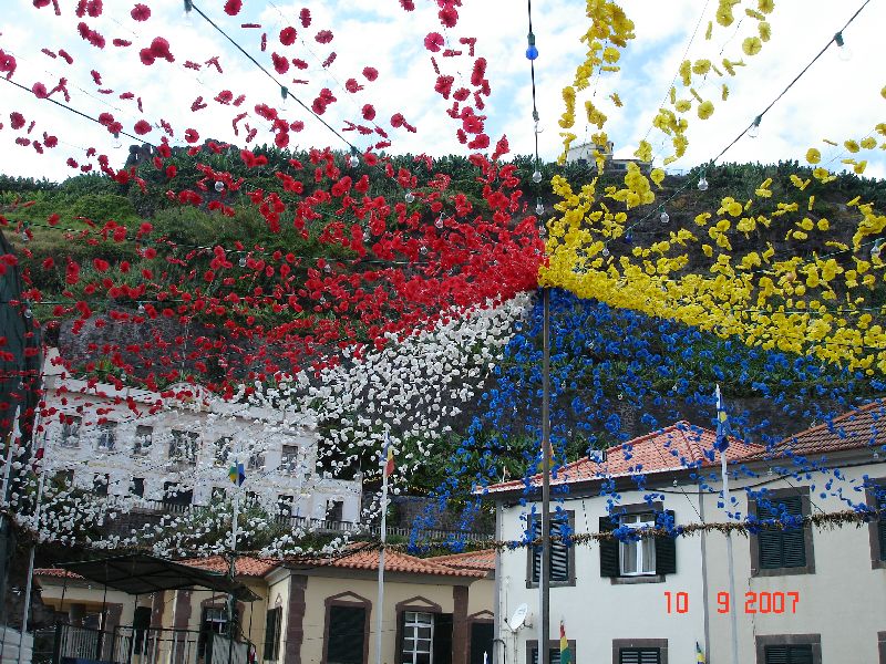 Village décoré de Ponta do Sol, Madère, Portugal.