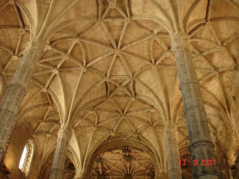 Voûte de l’église Santa Maria du Mosteiro dos Jerónimos, Lisbonne, Portugal.