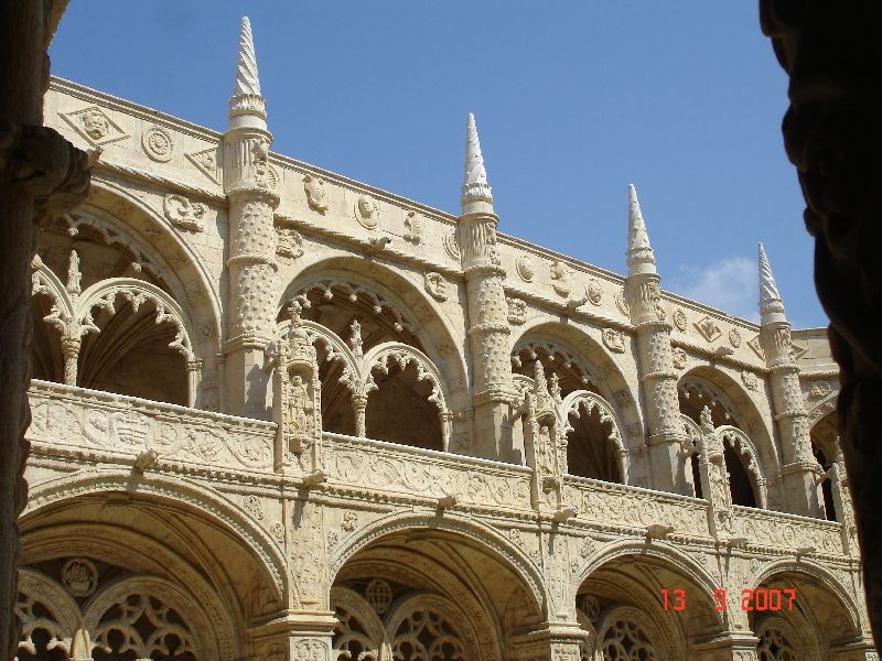 Le cloître du Mosteiro dos Jerónimos, Lisbonne, Portugal.