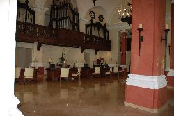 La réception de l’hôtel Valentin Imperial Maya à Playa del Carmen au Mexique.