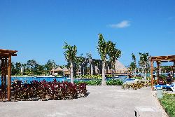 La piscine de l’hôtel Valentin Imperial Maya à Playa del Carmen au Mexique.