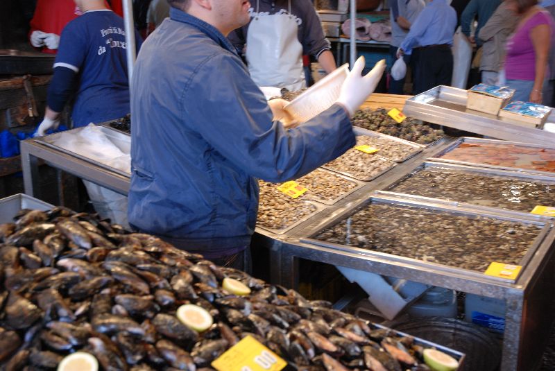 Le marché de poisson de Catane, Italie.