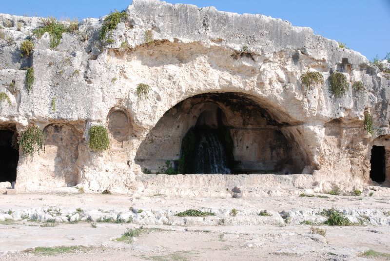 La grotta del Museion du site archéologique de Neapolis, Syracuse, Italie.