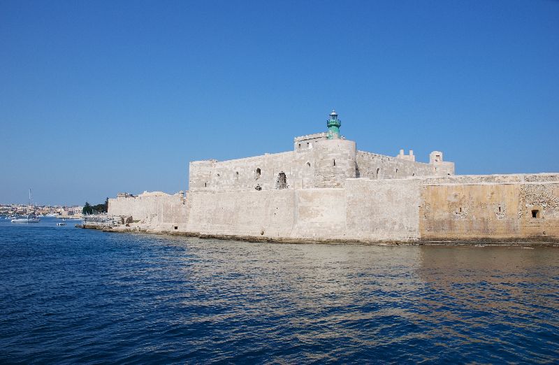 Fortifications de l’île d’Ortygie, Syracuse, Italie.