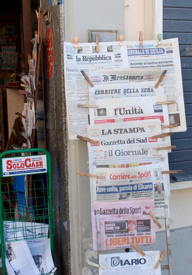 Kiosque de journaux, Ortygie, Syracuse, Italie.