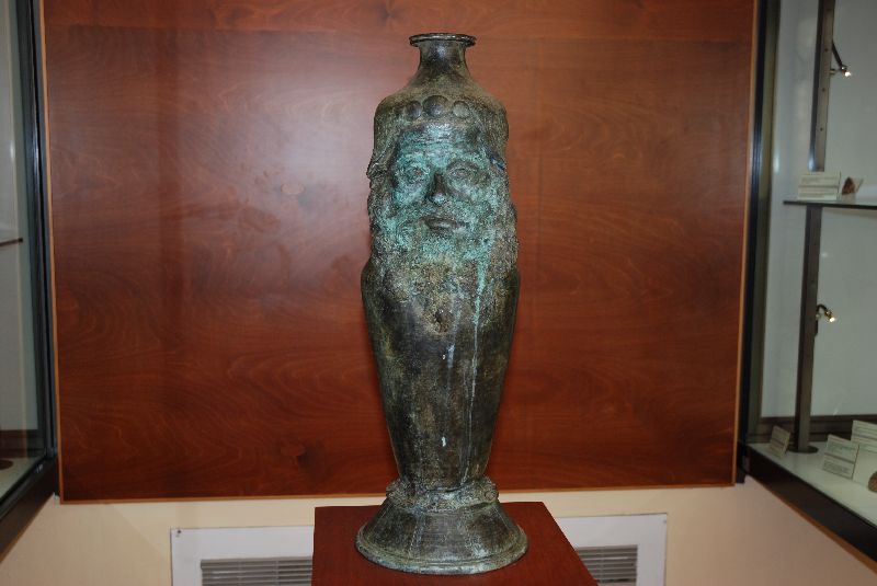Vase sculpté, Museo Archelogico Regionale d’Agrigente, Italie.