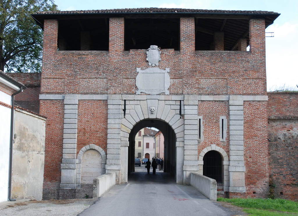 Porte de la Victoire, Sabbioneta, Lombardie, Italie.