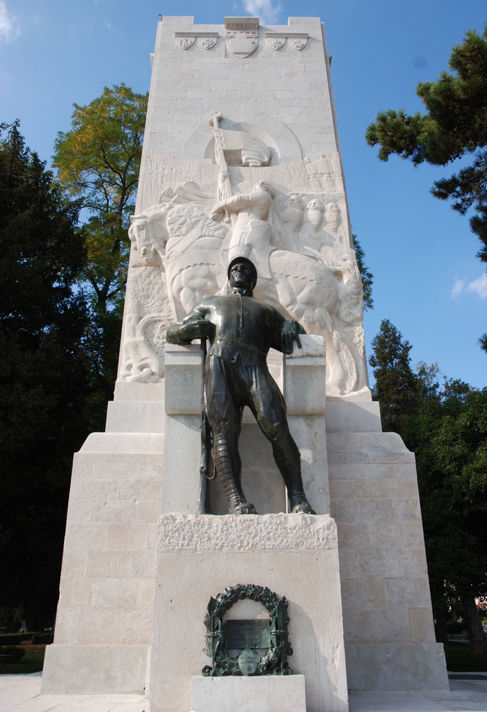 Monument aux morts de la Grande Guerre, Gubbio, Ombrie, Italie.