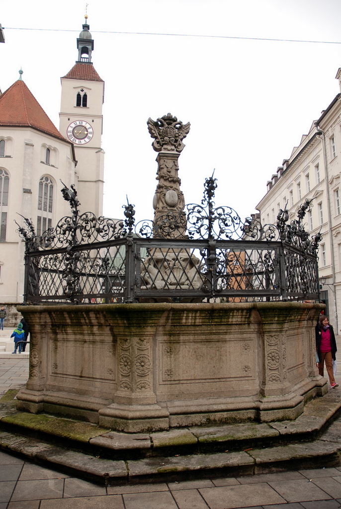 Fontaine de la Neupfarrplatz, Ratisbonne, Bavière, Allemagne