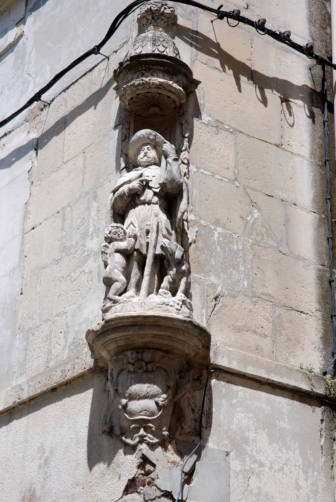 Rue des Frères Vieux, Arles, France