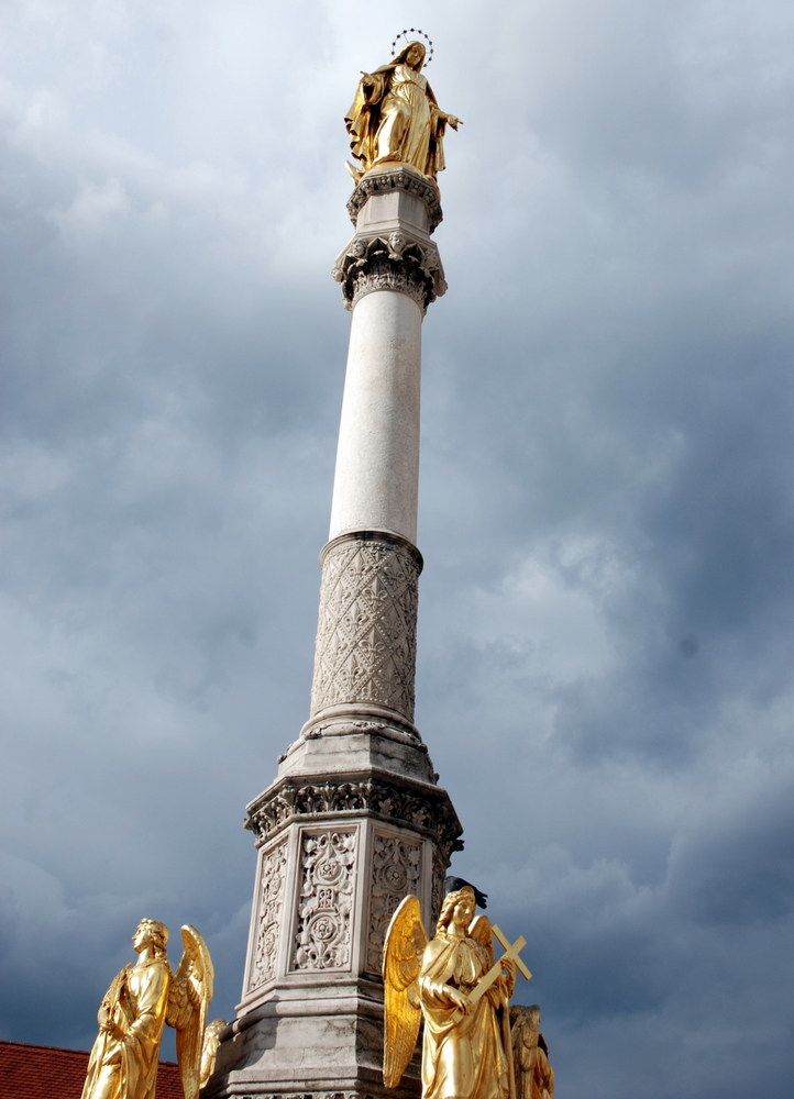 Colonne de la Sainte Vierge, place du Kaptol, Zagreb, Croatie.