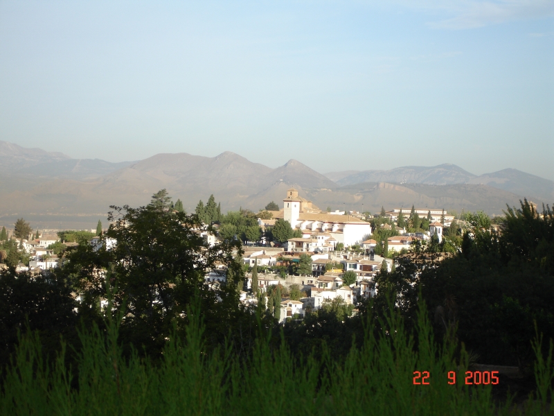 Grenade : quartier de l'Albaicin vue de l'Alhambra.
