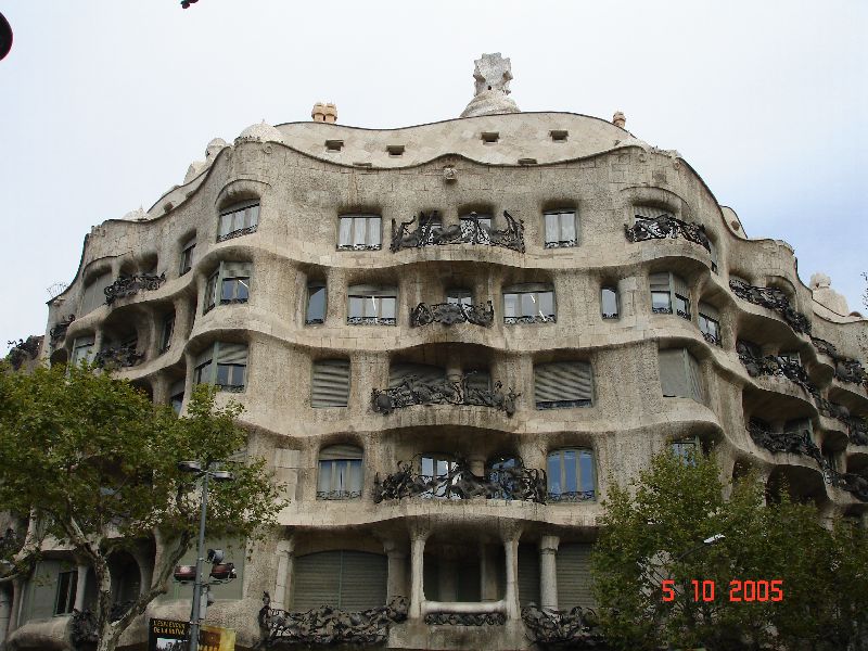  Casa Milà, Barcelone, Espagne.