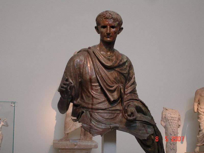 César Auguste, Musée archéologique national, Athènes, Grèce.