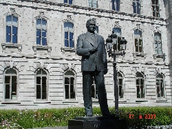Statue de Maurice Duplessis, ex-premier ministre du Québec.