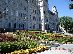 Les jardins de l’édifice du Parlement du Québec.