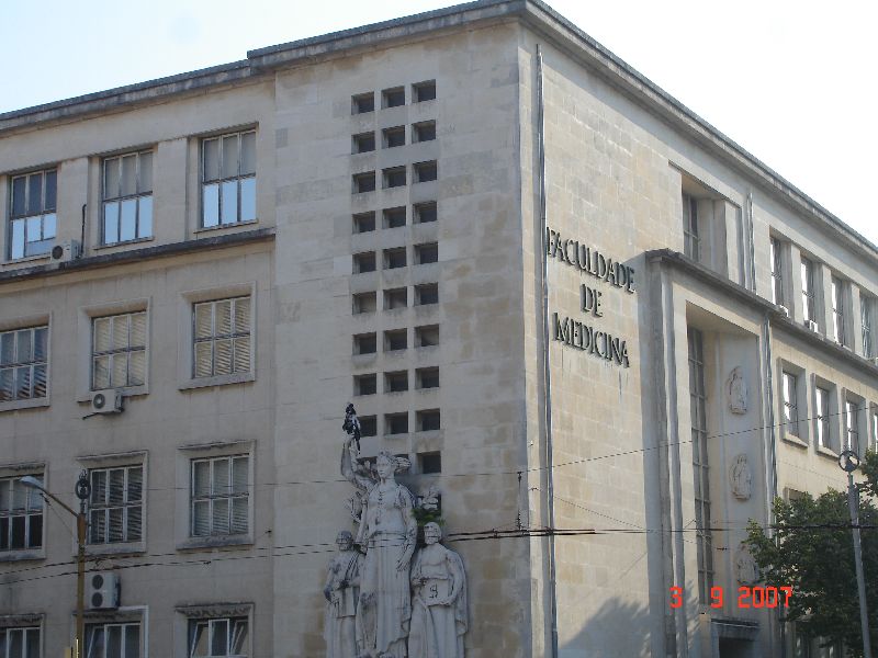 Le bâtiment de la faculté de médecine de l’université de Coimbra, Portugal.