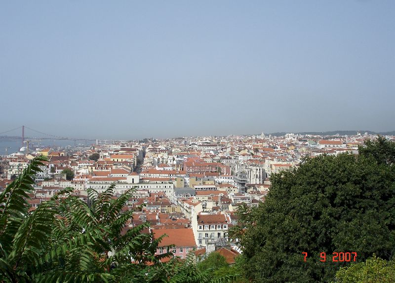 Vue des habitations bordant le Tage à Lisbonne, Portugal.