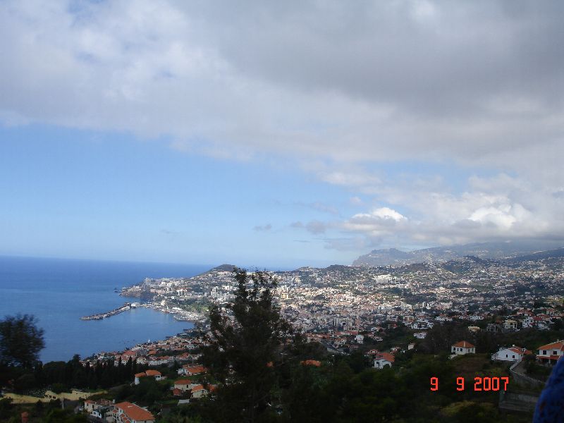 Vue de la ville de Funchal de la ville de Monte, Madère, Portugal.