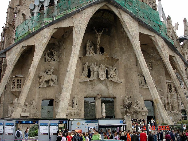 La Sagrada Família en 2005, Barcelone, Espagne.