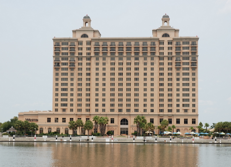 Hôtel sur les rives de la rivière Savannah, Savannah, Georgie, États-Unis.