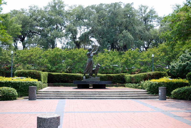 Place érigée en hommage à Florence Martus, River Street, Savannah, Georgie, États-Unis.