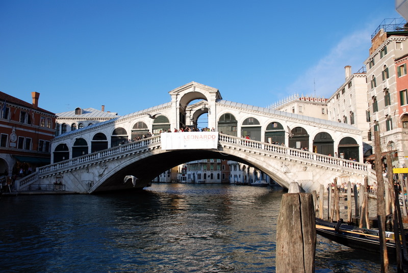 Le pont du Rialto, Venise, Italie.