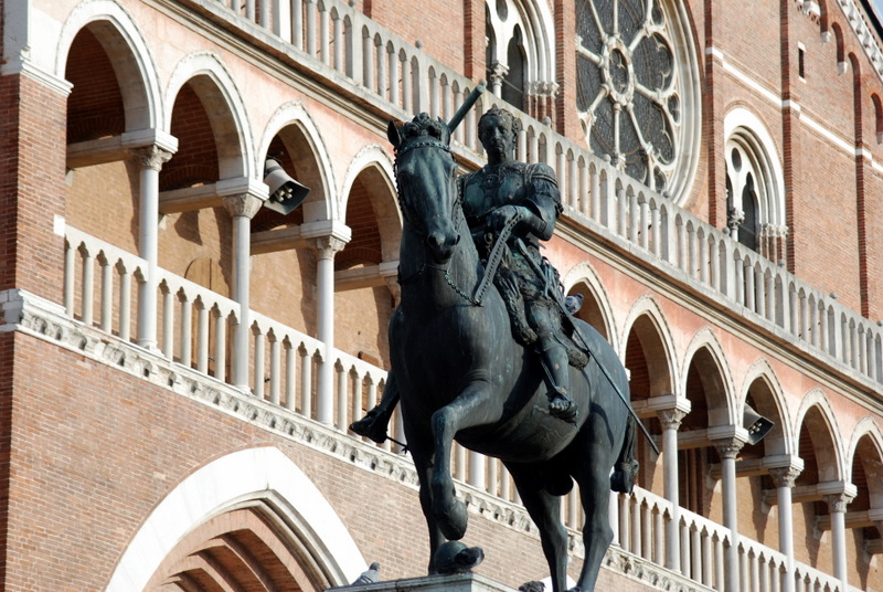 Statue équestre de Gattamelata, une œuvre de Donatello, Padoue, Italie.