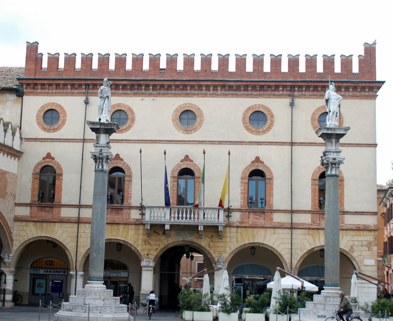 Piazza del Popolo, mairie de Ravenne, Italie.