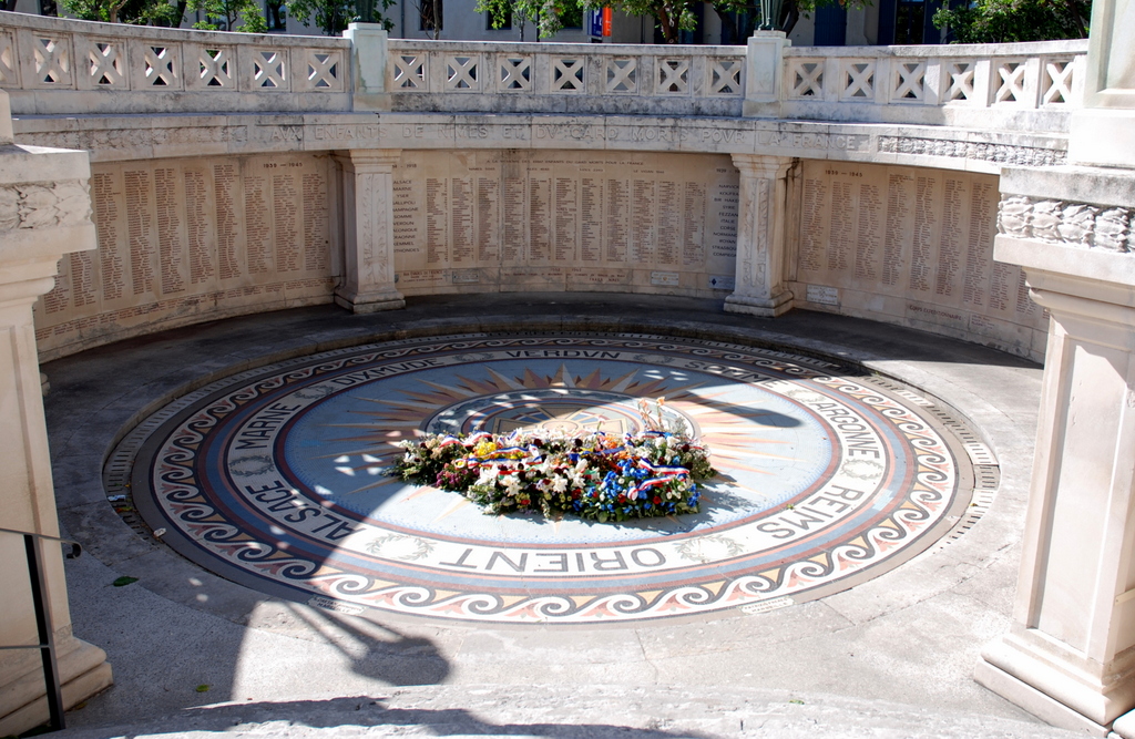 Monument aux Morts des Deux Guerres, Nîmes, France