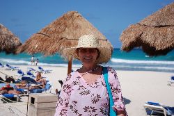 Céline, sur la plage de l’hôtel Valentin Imperial Maya à Playa del Carmen au Mexique.