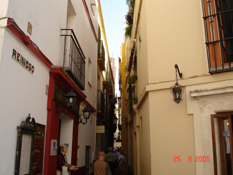 La petite rue reinoso, Séville, Espagne.