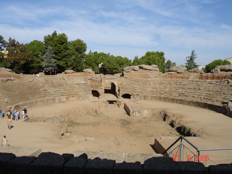 Place centrale de l’amphithéâtre romain de Mérida en Espagne.
