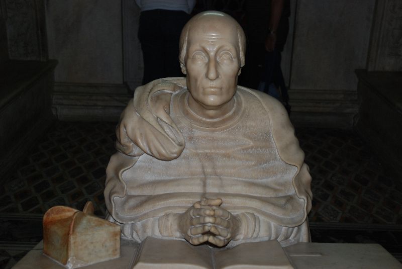 Statue de San Genaro dans la crypte de Saint-Janvier sous la cathédrale de Naples, Italie.