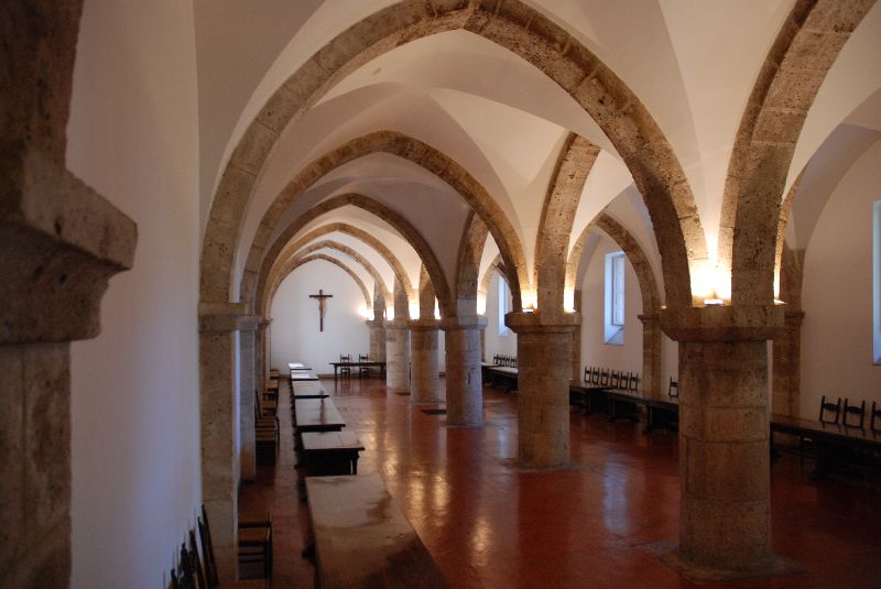  Réfectoire de l’abbaye de Cassamari, Italie.