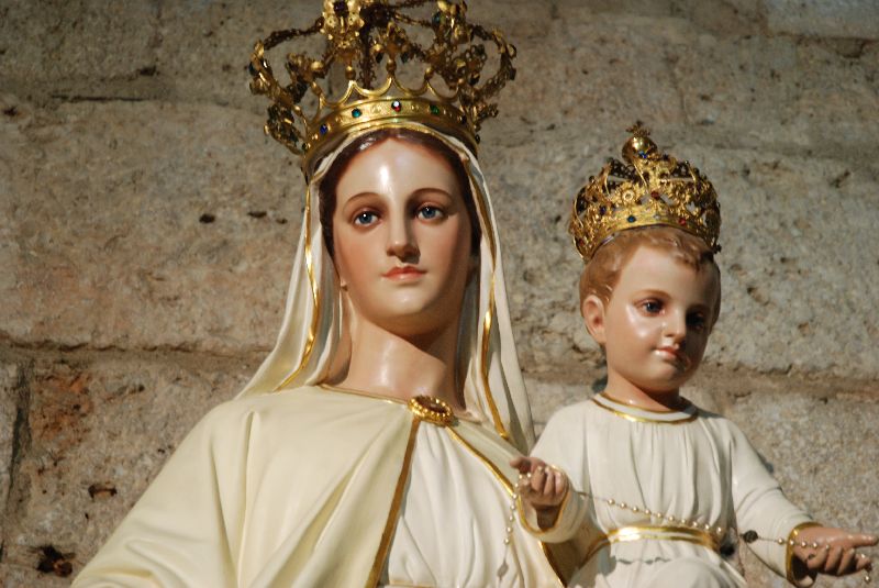 La Vierge du rosaire, église de l’abbaye de Casamari, Italie.