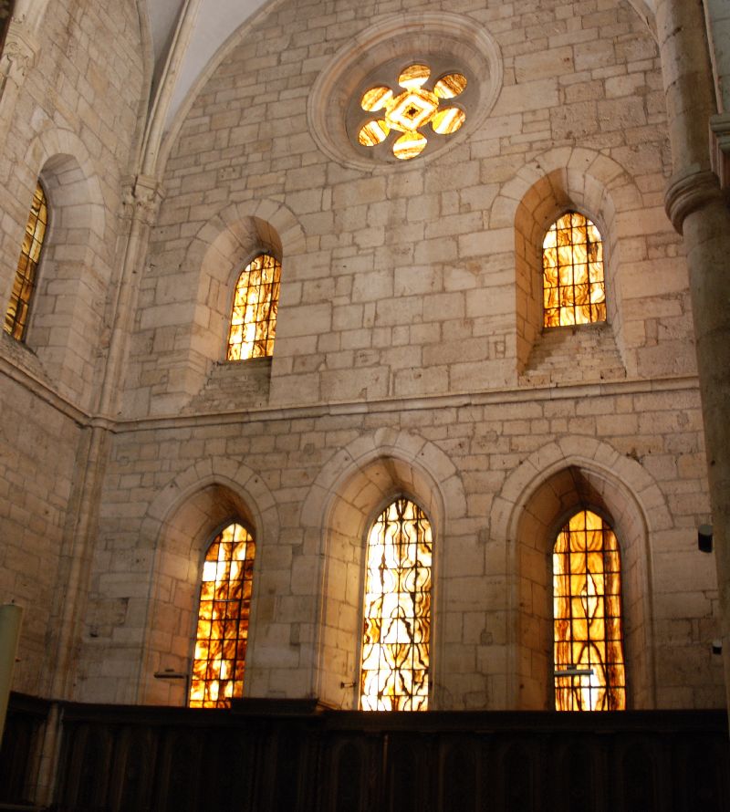 Le maître autel de l’église de l’abbaye de Casamari, Italie.